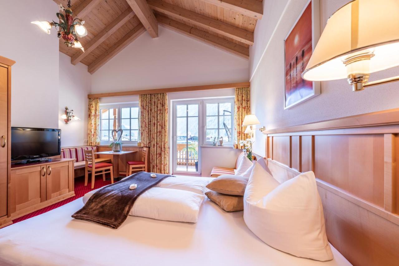 Apparthotel Sonnenhof Mayrhofen Buitenkant foto