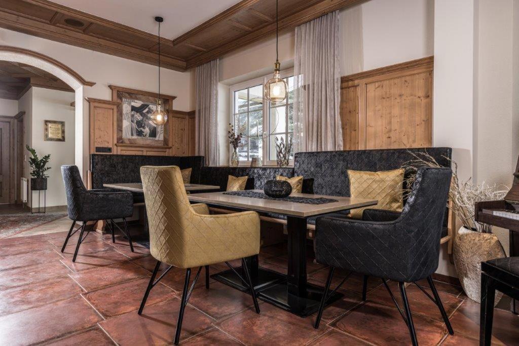 Apparthotel Sonnenhof Mayrhofen Buitenkant foto