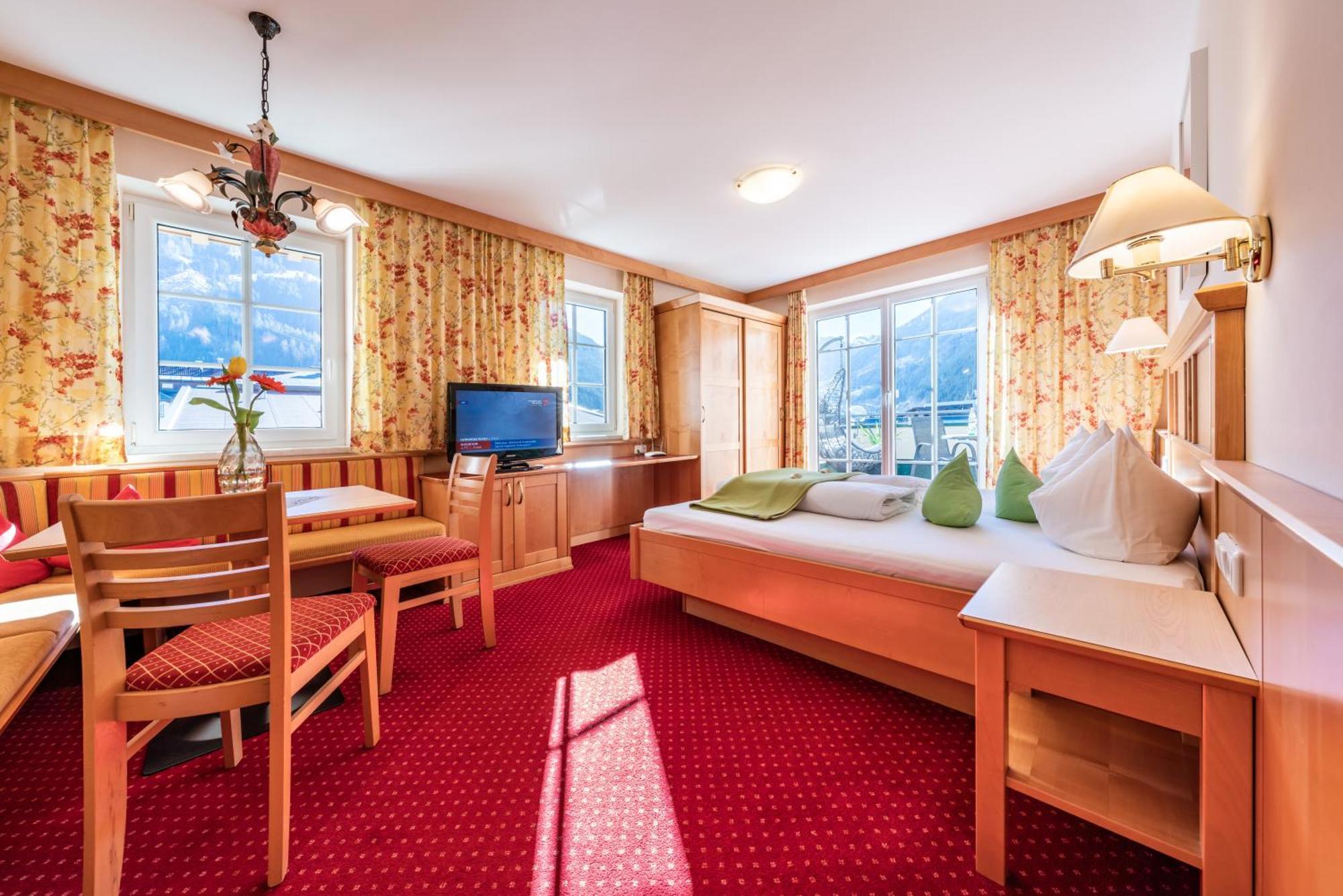 Apparthotel Sonnenhof Mayrhofen Buitenkant foto